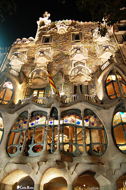 Casa Batlló Barselona Fasado naktį