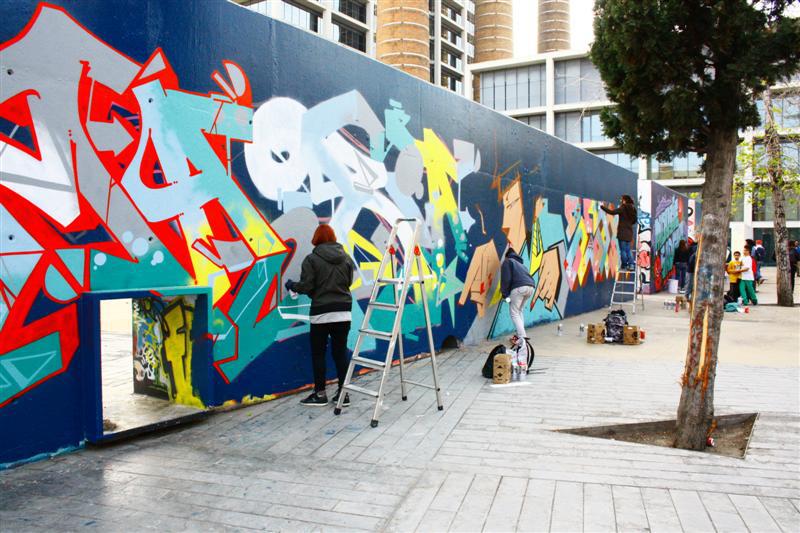אמנות רחוב ברצלונה Endessa מקבילות